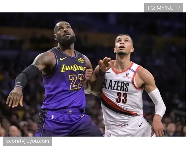 NBA带球撞人规则详解：如何界定进攻与防守犯规？